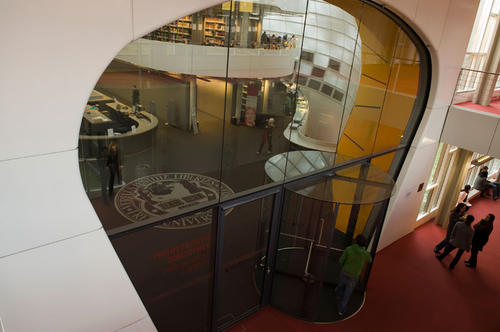 Erweiterte Arbeitsmöglichkeit: Samstags und sonntags ist die Philologische Bibliothek bis 20.00 Uhr geöffnet.