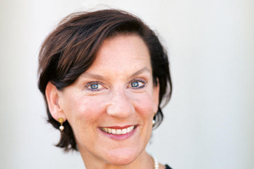 Christiane Theobald promovierte an der Freien Universität und ist heute Stellvertretende Intendantin des Staatsballetts Berlin.
