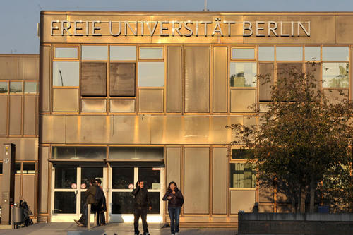 Vom 24.12. - 26.12. sowie am 31.12 und 01.01. ist die Freie Universität geschlossen.