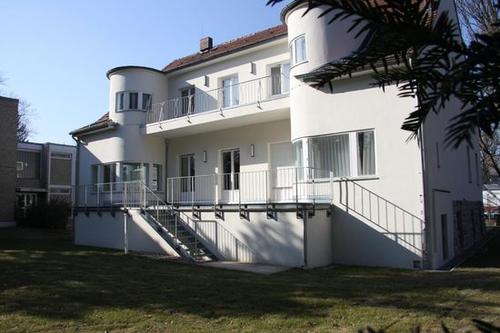 Die Rückseite der Villa.