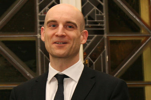 Rudolf Kerschreiter ist Professor für Sozial- und Wirtschaftspsychologie. Er ist von der Ludwig-Maximilians-Universität München an den Fachbereich Erziehungswissenschaft und Psychologie der Freien Universität Berlin berufen worden.