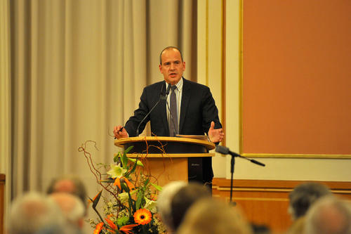 Der Journalist Jens Bisky hielt als Mitglied der Preisjury die Laudatio auf Rainald Goetz.
