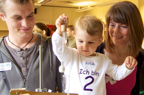 Beim Arbeitsbereich Grundschulpädagogik / Sachunterricht kamen ganz kleine Forscher…