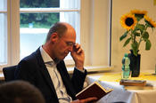 Das Präsidium liest: Präsident Peter-André Alt und Vizepräsident Michael Bongardt trugen unterhaltsame und lehrreiche Texte von Martin Luther bis Sören Kierkegaard vor.
