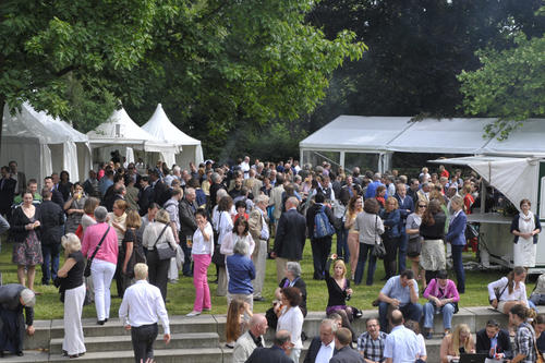 Zahlreich kamen die Gäste zum Sommerfest der Freien Universität.
