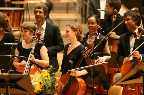Das traditionelle Abschlusskonzert des Collegium Musicum in der Philharmonie Berlin ist der jährliche Höhepunkt für den Großen Chor und das Symphonieorchester.