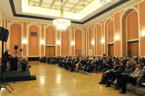 Der Literaturhistoriker Peter von Matt hielt die Laudatio.