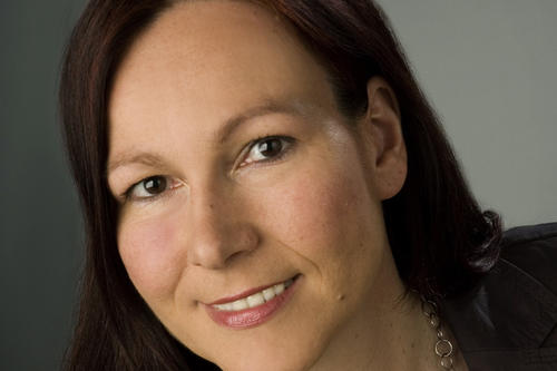 Prof. Dr. Juliana Raupp ist Kommunikationswissenschaftlerin an der Arbeitsstelle Organisationskommunikation am Institut für Publizistik- und Kommunikationswissenschaft.