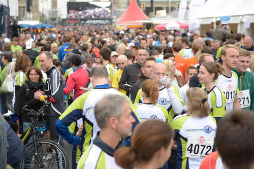 Zufriedene Teilnehmer von der Freien Universität: Gelobt wurden unter anderem der „wundervolle Lauf“, die „echt schicken Lauf-Shirts“, die „fürsorgliche Betreuung am Stand“ und die „sorgfältig gepackten Care-Pakete“.
