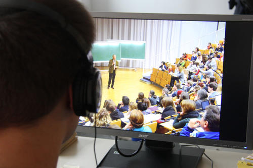 Der virtuelle Hörsaal: Auf die Atmosphäre müssen die Studierenden in der digitalen Umgebung nicht ganz verzichten.