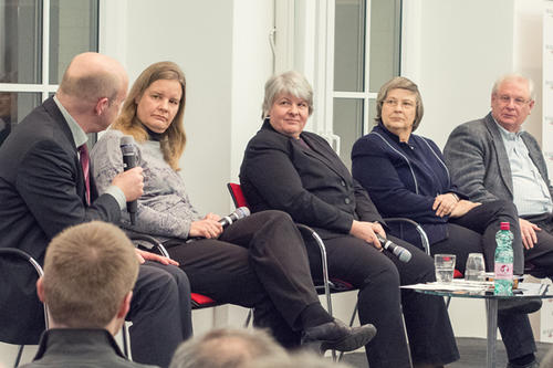 Bild: v.l. Andreas Kuhlmann, Miranda Schreurs, Dagmar Dehmer, Bärbel Höhn und Ulrich Cubasch