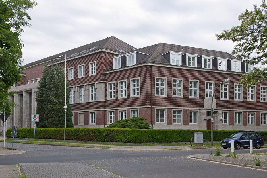 Im Präsidialgebäude der Freien Universität Berlin an der Kaiserswerther Straße 16-18 werden die am 2. Juli gewählten Vizepräsidenten ihre Büros beziehen.
