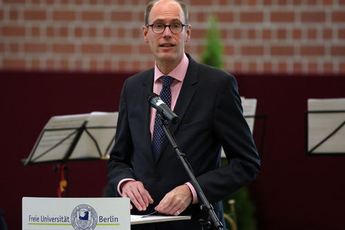 Der Präsident der Freien Universität Berlin, Prof. Dr. Peter-André Alt, erklärte bei der Eröffnung: „Das neue Pferdezentrum Bad Saarow stellt eine ideale Ergänzung unseres Fachbereichs Veterinärmedizin dar.“