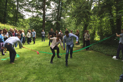 Zur International Week gehörte auch sportliche Betätigung, hier der Hindernislauf.