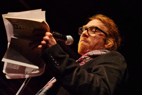 Gesetz und Dichtung: Bertram Lomfeld, Juniorprofessor für Privatrecht, beim Poetry Slam.