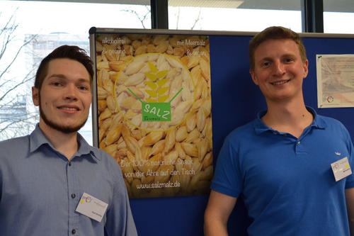 Junge Gründer wie Tobias Ebbing und Emil Herrling (v.l.) vom Team „Salzmalz“ holten sich beim Wettbewerb „Gründen Live“ Feedback ein.