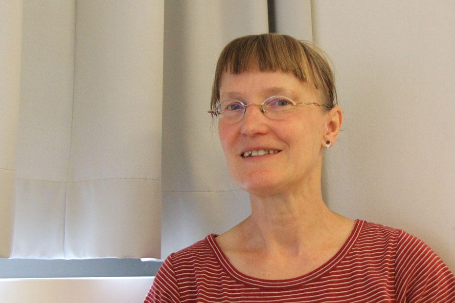 Dorothee Börtzler ist schon seit über sieben Jahren ehrenamtliche Lesepatin an einer Grundschule im Berliner Stadtteil Wedding.