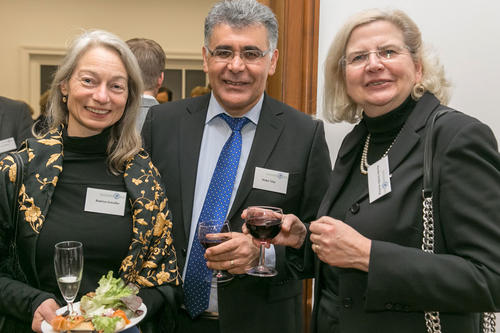 10.	Die Arabisten Prof. Dr. Beatrice Gründler und Prof. Dr. Shabo Talay mit der Ersten Vizepräsidentin der Freien Universität, Prof. Dr. Monika Schäfer-Korting.