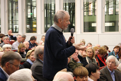 Die besondere Gründungsgeschichte der Freien Universität schwang stets mit: Ein Zuhörer erinnerte sich an die Anfänge in Dahlem.