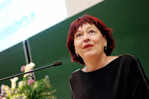 Klinikdirektorin Professorin Isabella Heuser betonte in ihrer Rede die nun kürzeren Wege für Patienten und Angestellte sowie die Nähe zum Campus Dahlem der Freien Universität.