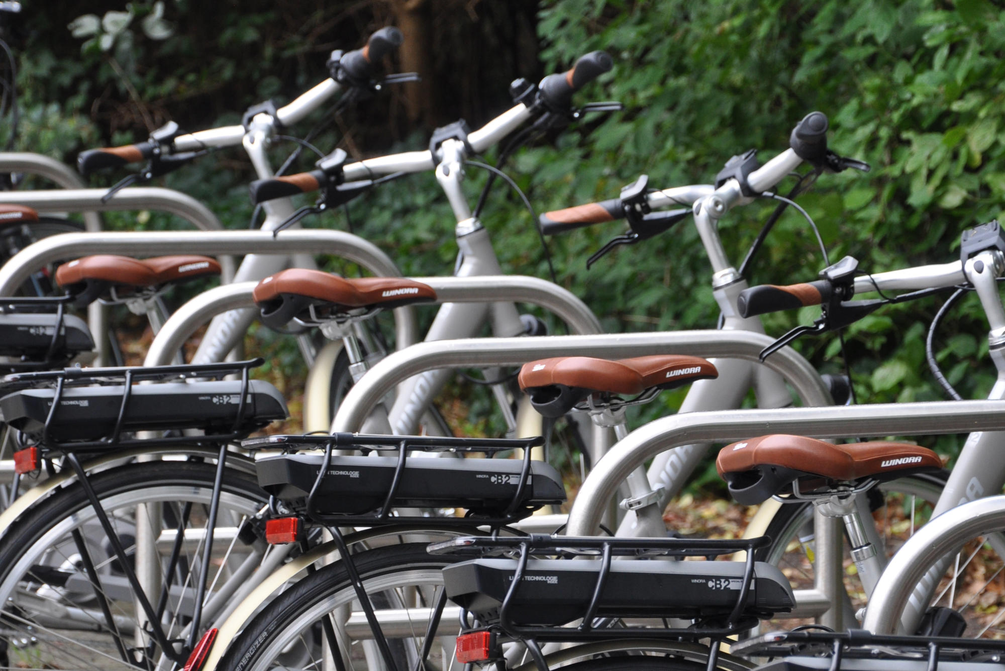 E-Bikes machen das Radeln leichter, außerdem sind sie leise, abgasfrei und schonen das Klima.: Der