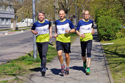 Gut vorbereitet für den Firmenlauf: Steffen Hofmann, Bernd Melchers und Ronald Scherf werden von Heiko Schilff trainiert.