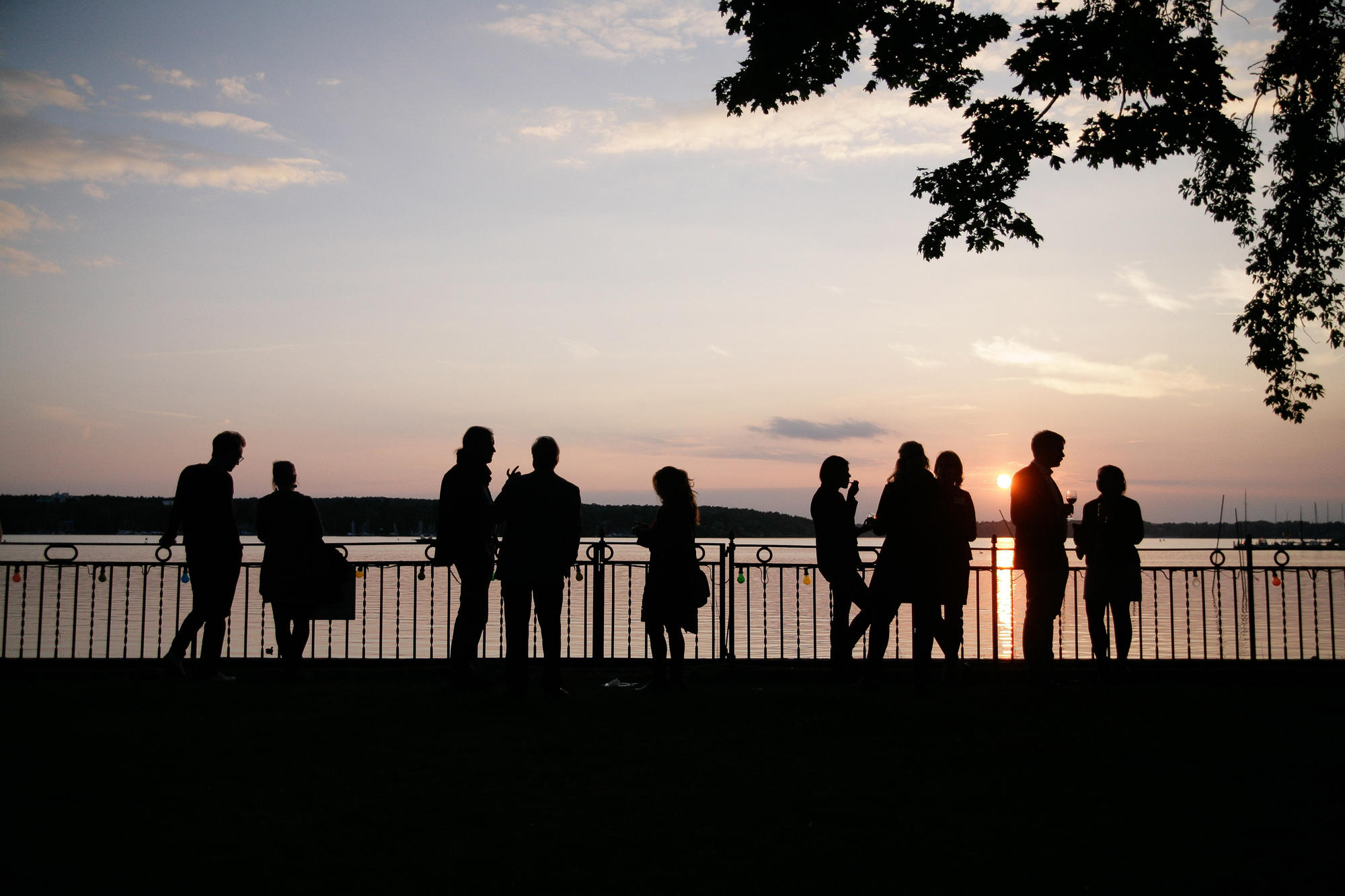 Das Haus der Berliner Sparkasse am Wannsee bot einen schönen Rahmen zum Netzwerken. Bei anregenden Gesprächen klang der Sommerabend am See aus.