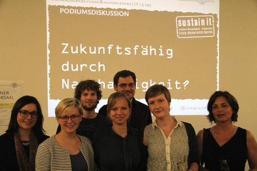 Felix Große-Kreul (3. v. l.) engagiert sich seit vier Jahren bei der Nachhaltigkeitsinitiative SUSTAIN IT!. Hier ein Foto des Teams aus 2013.