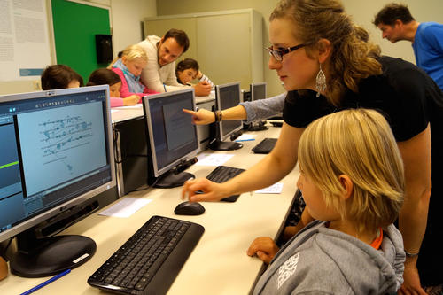 Im „Sehlabor“ konnten die Schüler die sogenannte Eye-Tracking Technik selbst ausprobieren.