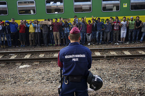„Abstimmung mit den Füßen“: Syrische Flüchtlinge warten am Budapester Keleti-Bahnhof auf ihre Weiterfahrt nach Österreich.