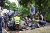 Graben wie die Profis: Im Garten der Topoi-Villa konnten kleine und große Besucher archäologische Funde bergen.