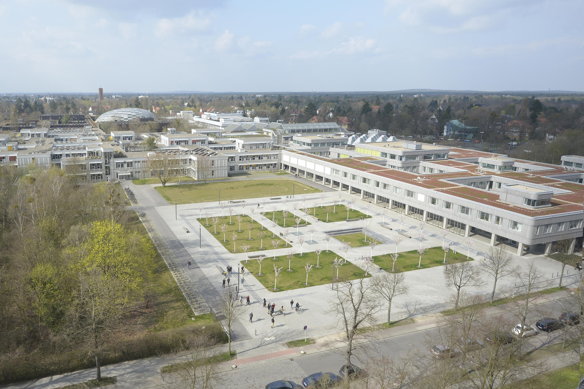 „Neu“ und „alt“ bilden in der Fabeckstraße 23-25 keinen Widerspruch: Die charakteristische Architektur von Rost- und Silberlaube wurde hier fortgeführt.