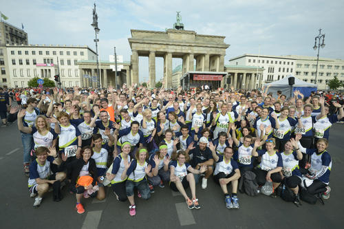 340 Läuferinnen und Läufer vertraten beim 15. Berliner Firmenlauf die Freie Universität ...