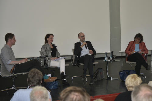 „Wir werden uns auf lange Verhandlungen einstellen müssen“, sagte Nicolai von Ondarza von der „Stiftung Wissenschaft und Politik“ in der Diskussion über die Folgen des Brexit.