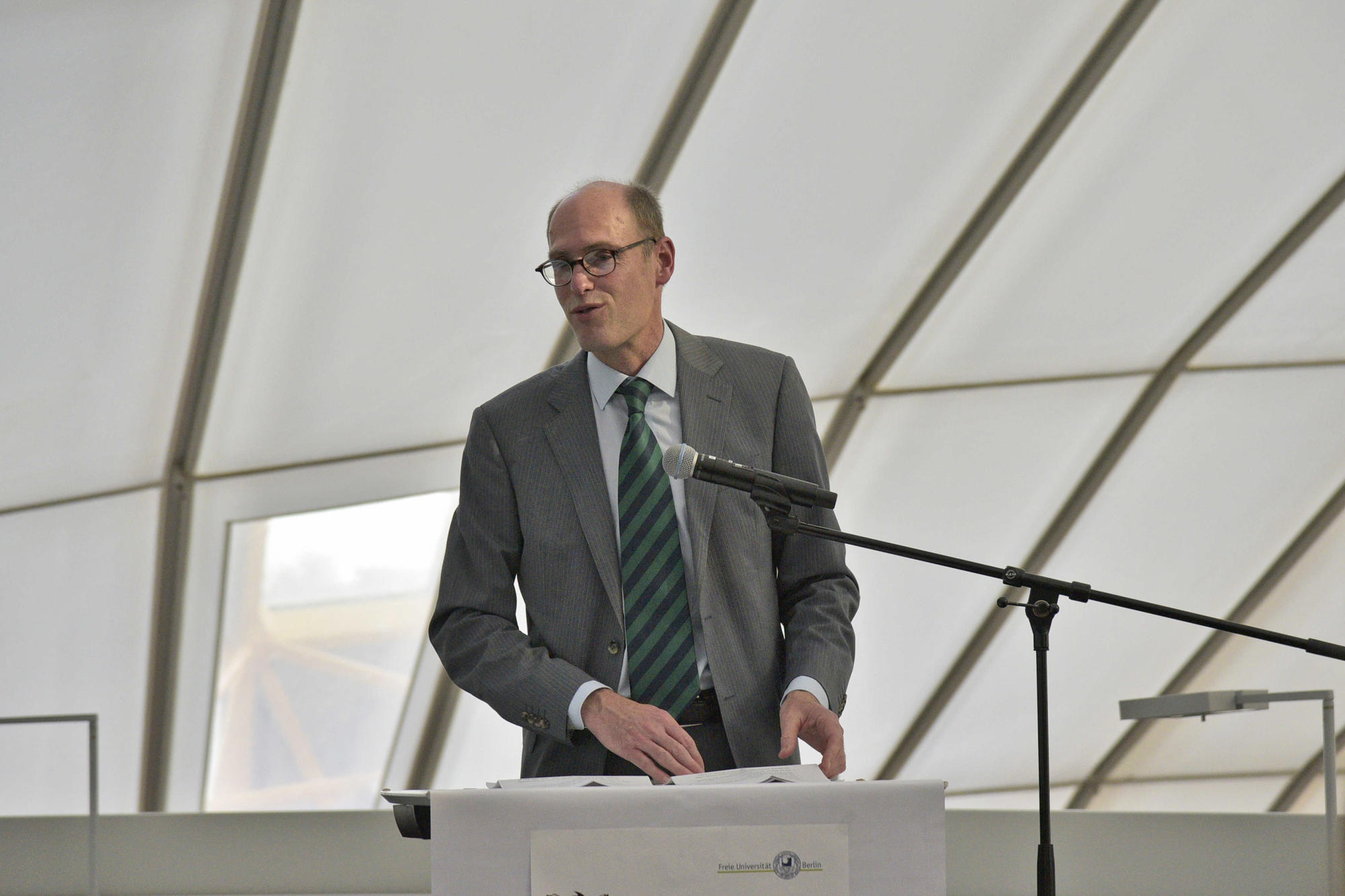 Der Präsident der Freien Universität Peter-André Alt lobte die Arbeit des Förderkreises.