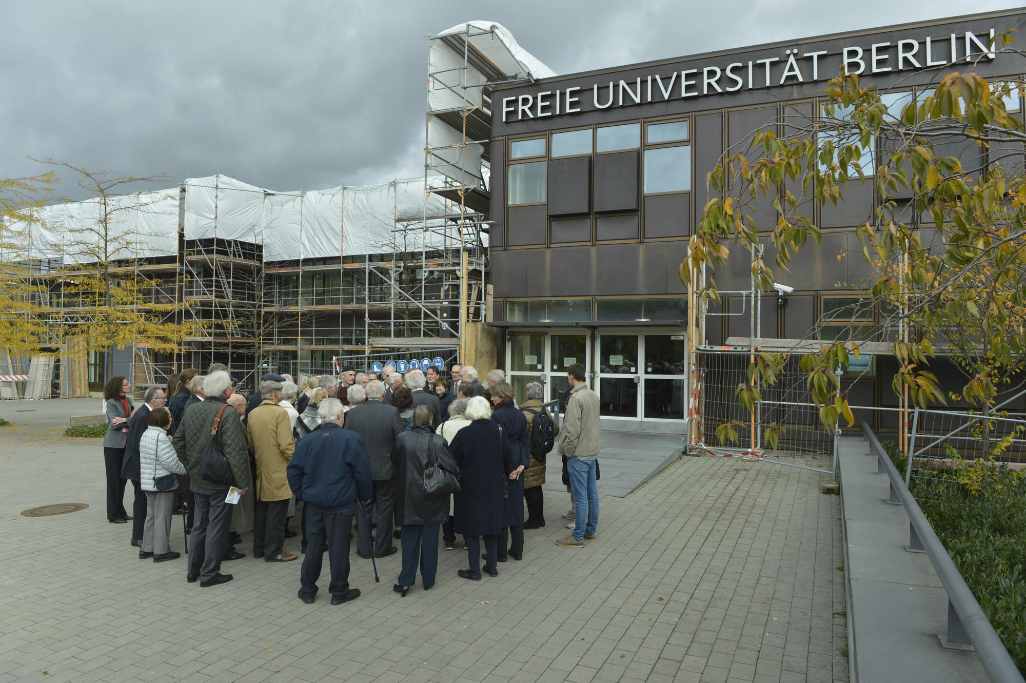 Eine Tour über den Campus gehört zu jeder Jubiläumsfeier.