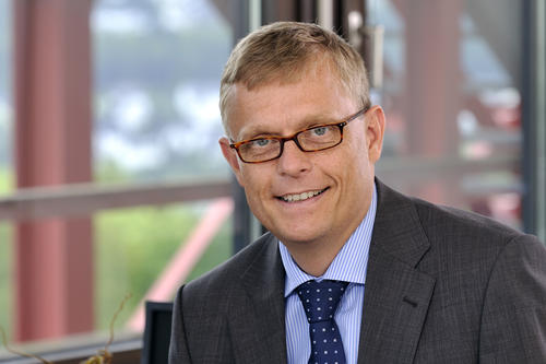 Jörg Felfe ist Professor an der Helmut-Schmidt-Universität der Bundeswehr in Hamburg und Dozent an der Dahlem Leadership Academy.