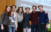 Das Siegerteam mit Lorbeerkränzen.