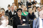Was können wir tun, um zukünftige Katastrophen nachhaltig zu vermeiden? Warum sind wir aller Technologie zum Trotz so verletzlich? Die Fragen, mit denen sich die KFS auseinandersetzt, waren auch Thema der Festveranstaltung.