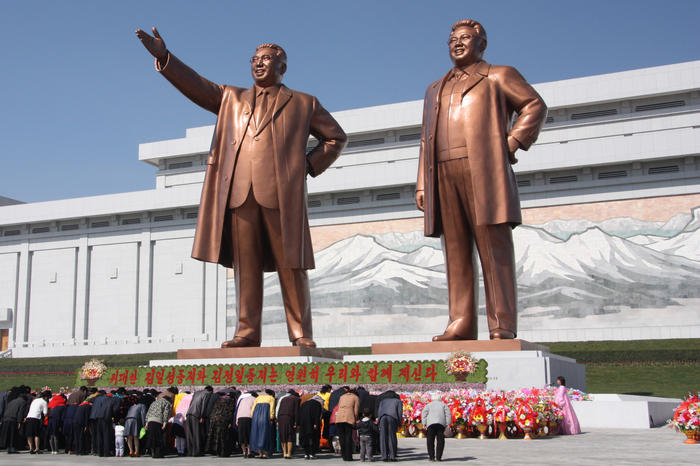 Großmonument Mansudae in Pjöngjang. Eine Konferenz des Instituts für Koreastudien der Freien Universität beschäftigt sich mit der Frage, wie der Frieden mit Nordkorea bewahrt bleiben kann.