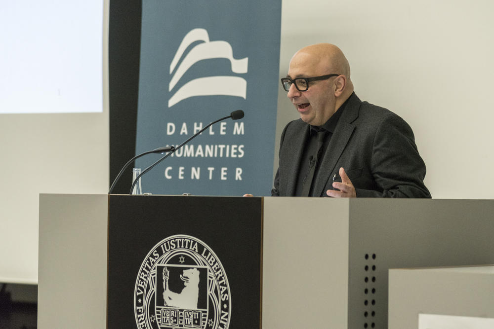 War auf Einladung des Dahlem Humanities Centers an die Freie Universität gekommen: Armin Nassehi, Soziologieprofessor an der Ludwigs-Maximilians-Universität München. Er folgte damit auf prominente Vortragende wie Judith Butler und Slavoj Žižek.