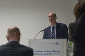 In seinem Grußwort hob Universitätspräsident Professor Peter-André Alt die enge Verbindung zwischen der Freien Universität Berlin und der Hebrew University of Jerusalem hervor.