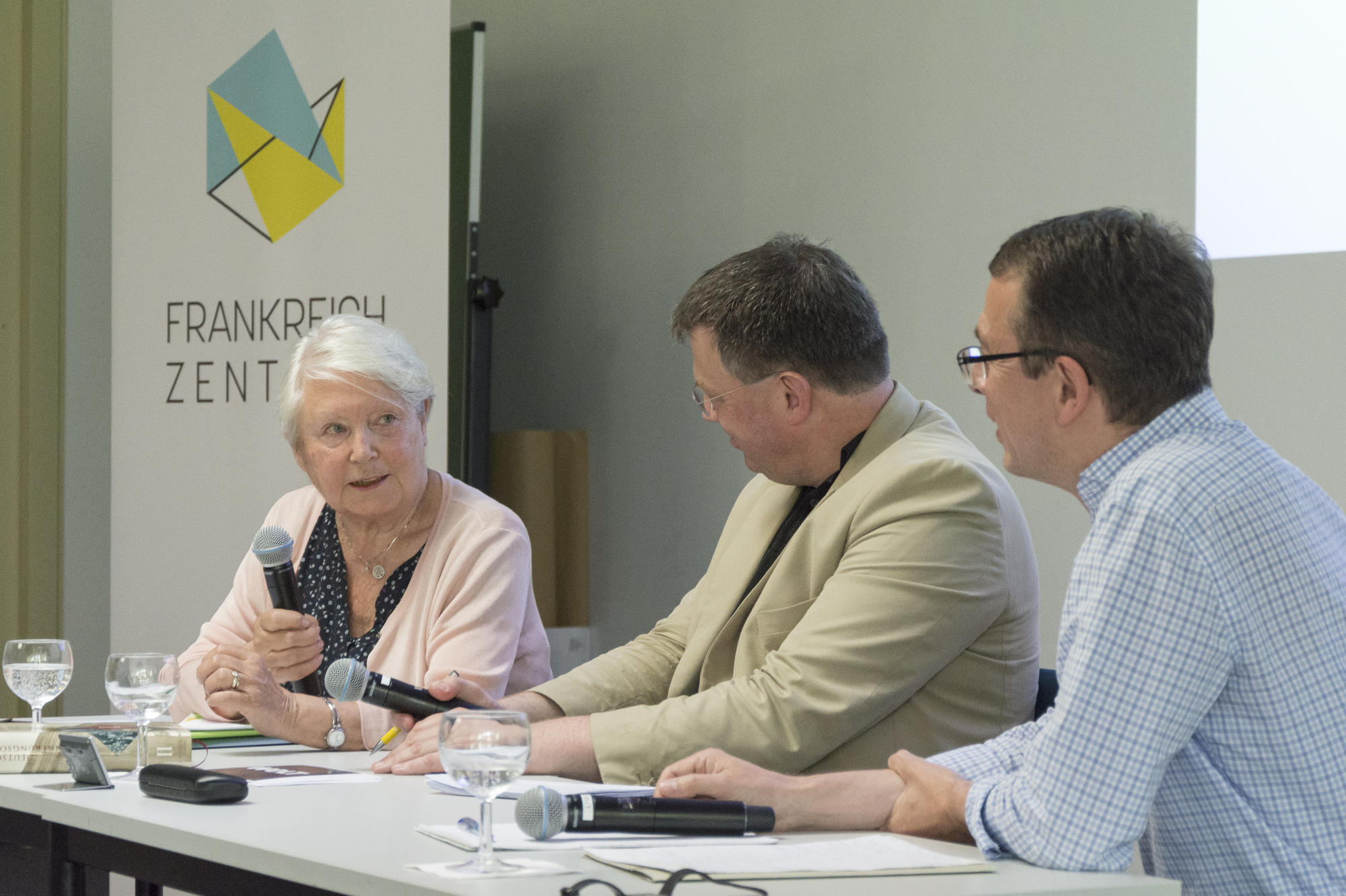 Eine besondere Errungenschaft der Achtundsechziger sei es, dass sie sich von den autoritären Strukturen in ihren Familien und an der Universität befreit hätten, sagte Marie-Claire Hoock-Demarle.