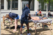 Das Team vom Hochschulsport bot fachkundige Massagen an.