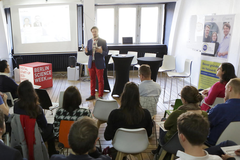 Teil der Berlin Science Week 2017: Auf der „Enterprise Fair“ diskutierten Postdocs mit Vertretern aus Wirtschaft und Politik.