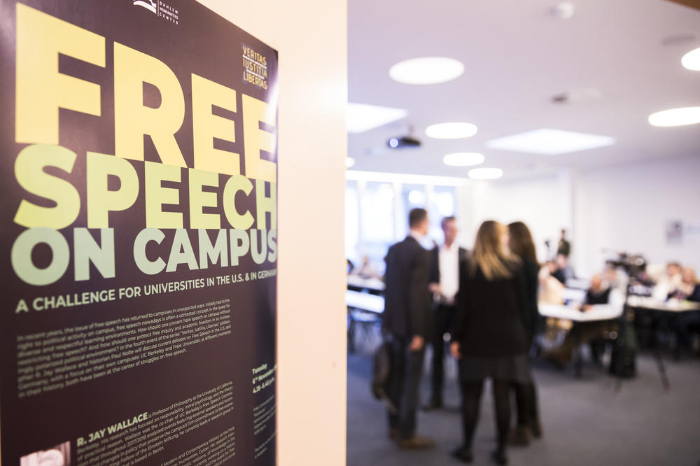 Die Podiumsdiskussion fand im Rahmen der Veranstaltungsreihe „Veritas, Iustitia, Libertas“ anlässlich des 70. Jubiläums der Freien Universität Berlin statt.