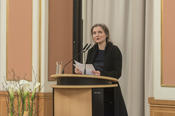 Die Schriftstellerin und Gastprofessorin für deutschsprachige Poetik Marion Poschmann hielt eine systematisch durchkomponierte Antrittsvorlesung über Meerestiere, Medusenhäupter und Wackelpudding.