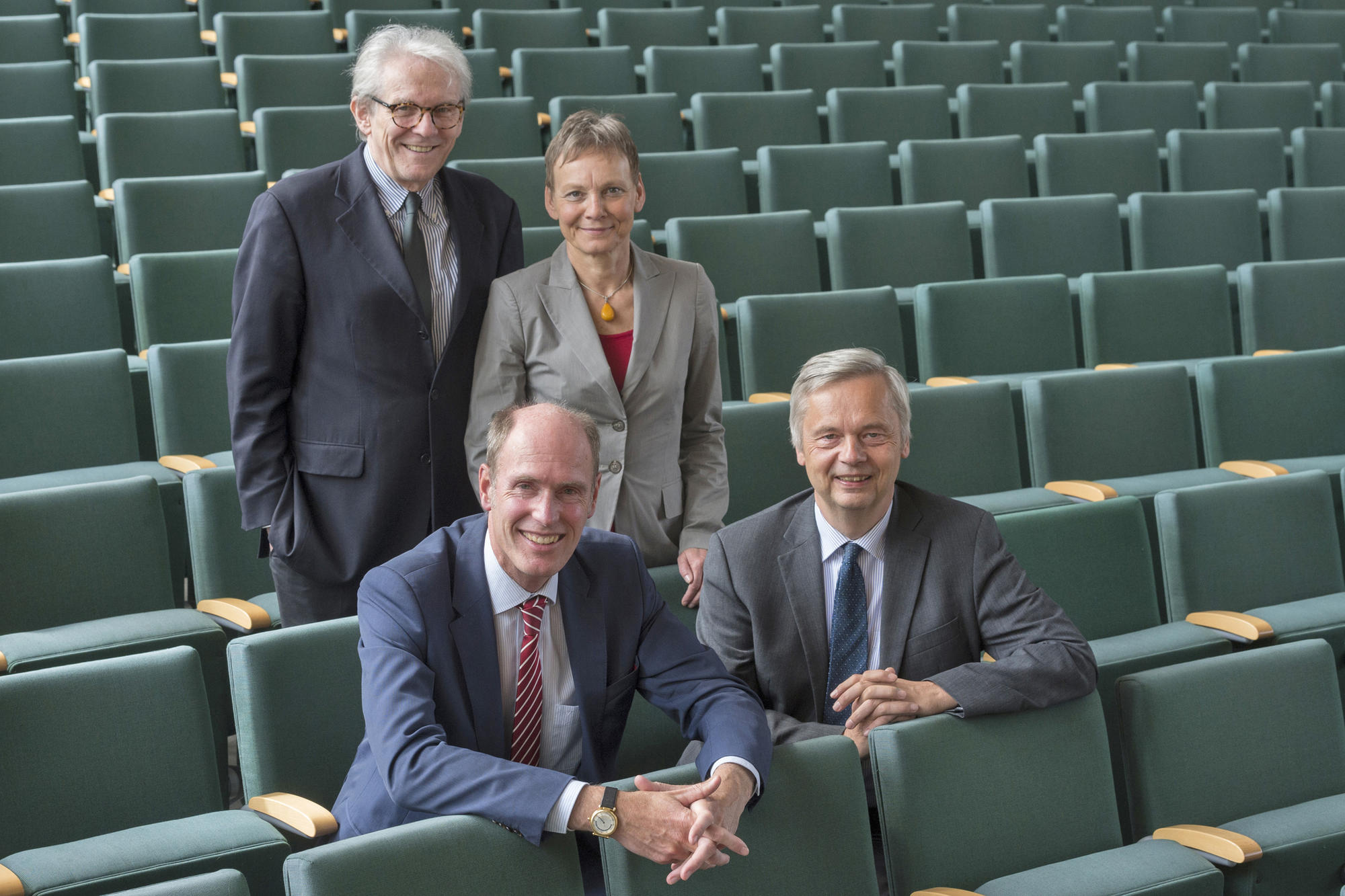 Der Vorstandsvorsitzende der Charité-Universitätsmedizin Karl Max Einhäupl, die Präsidentin der Humboldt-Universität Sabine Kunst, der Präsident der Technischen Universität Christian Thomsen und der Präsident Freien Universität Peter-André Alt.