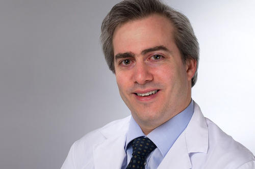 Der Internist und Kardiologe Professor Ulf Landmesser leitet die Klinik für Kardiologie am Campus Benjamin Franklin der Charité und das CharitéCentrum für Herz-, Kreislauf- und Gefäßmedizin.