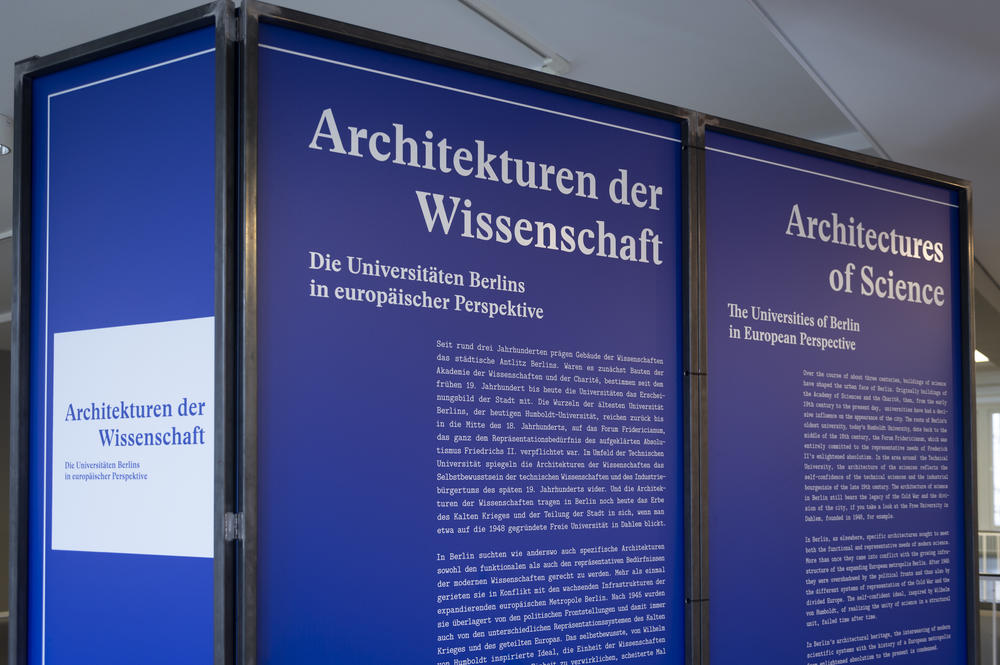 Die Ausstellung ist noch bis zum 10. März 2019 im 1. Stock des Henry-Ford-Baus zu sehen...